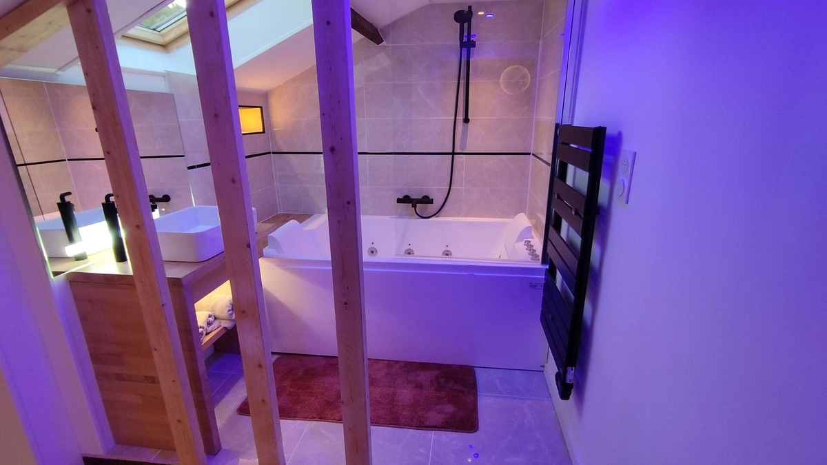 Sainte-Croix-Grand-Tonne House | Bulles et Belle Etoile/SPA Détente, Confort et Sérénité, Discrétion Assurée