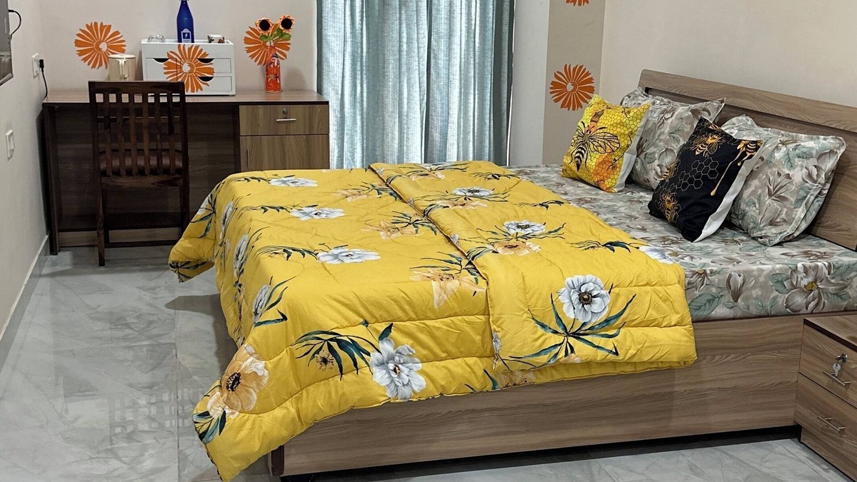 Jaipur Apartment | Bumblebee 4 individual bedroom apartment in enchanting Jaipur with WiFi, AC
