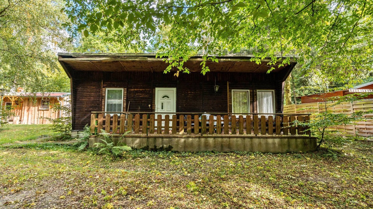 Quitzdorf am See House | Bungalow 16 'Finnhütte' with Private Terrace and Shared Garden