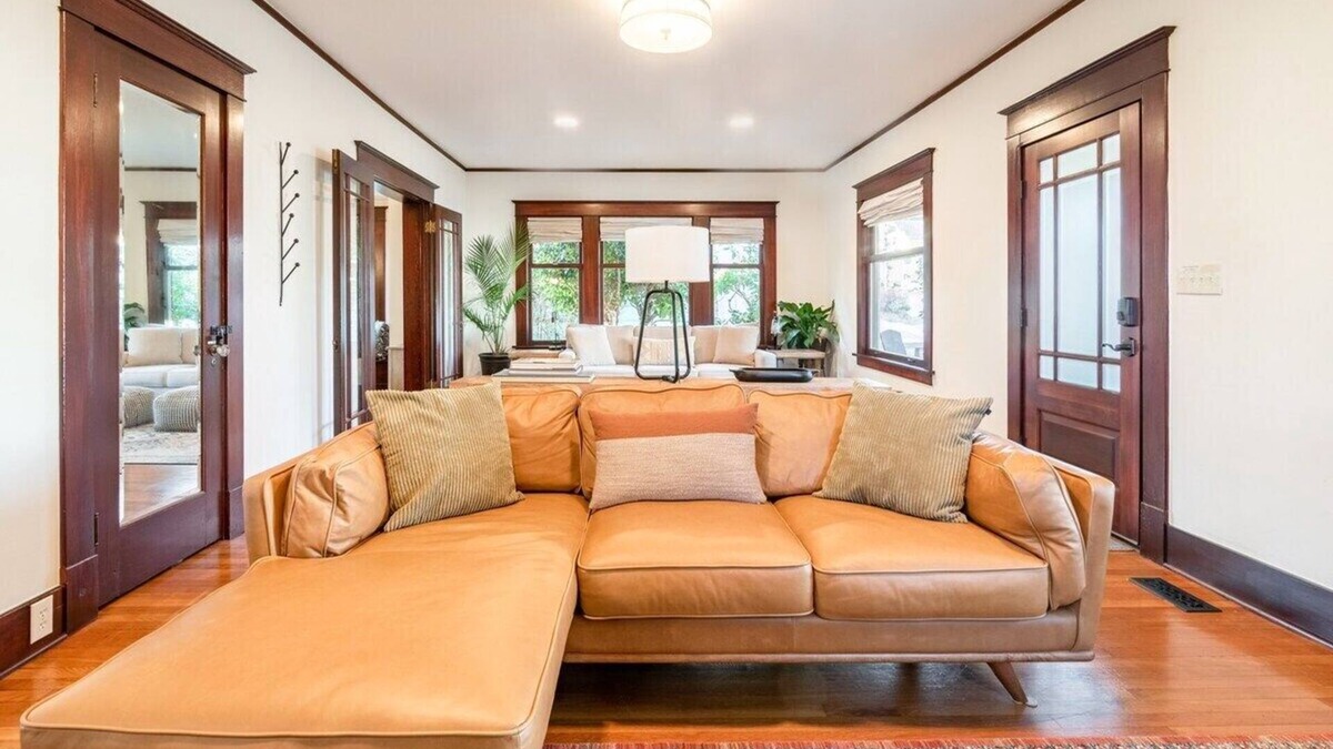 Sehome House | Bungalow 1922 Downtown with sauna, king bed, fast internet, close to WWU