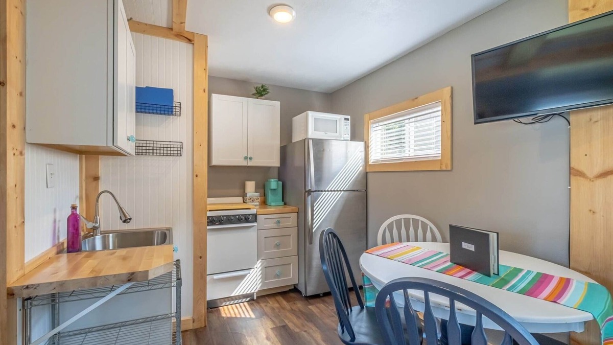 West Okoboji House | Bungalow 2: Boji Bunkhouse Bungalow