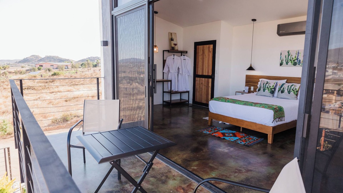 Valle de Guadalupe House | Bungalow 6 King Villa Loar, In The Heart of Valle De Guadalupe.