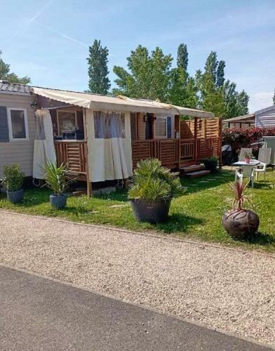 Condrieu House | Bungalow confortable à Condrieu avec piscine partagée