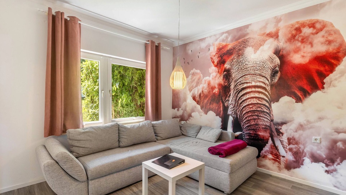 Niedenstein House | Bungalow 'Elefant' with Shared Terrace, Shared Garden and Wi-Fi