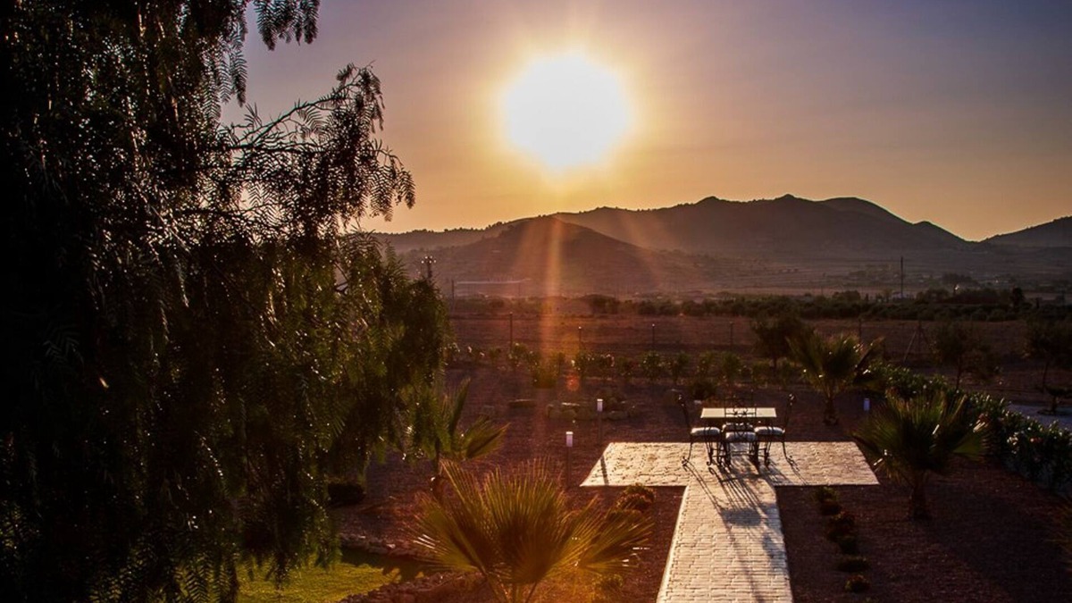 El Fondo de les Neus House | Bungalow on exclusive estate with 2 houses, pool, park and beautiful views