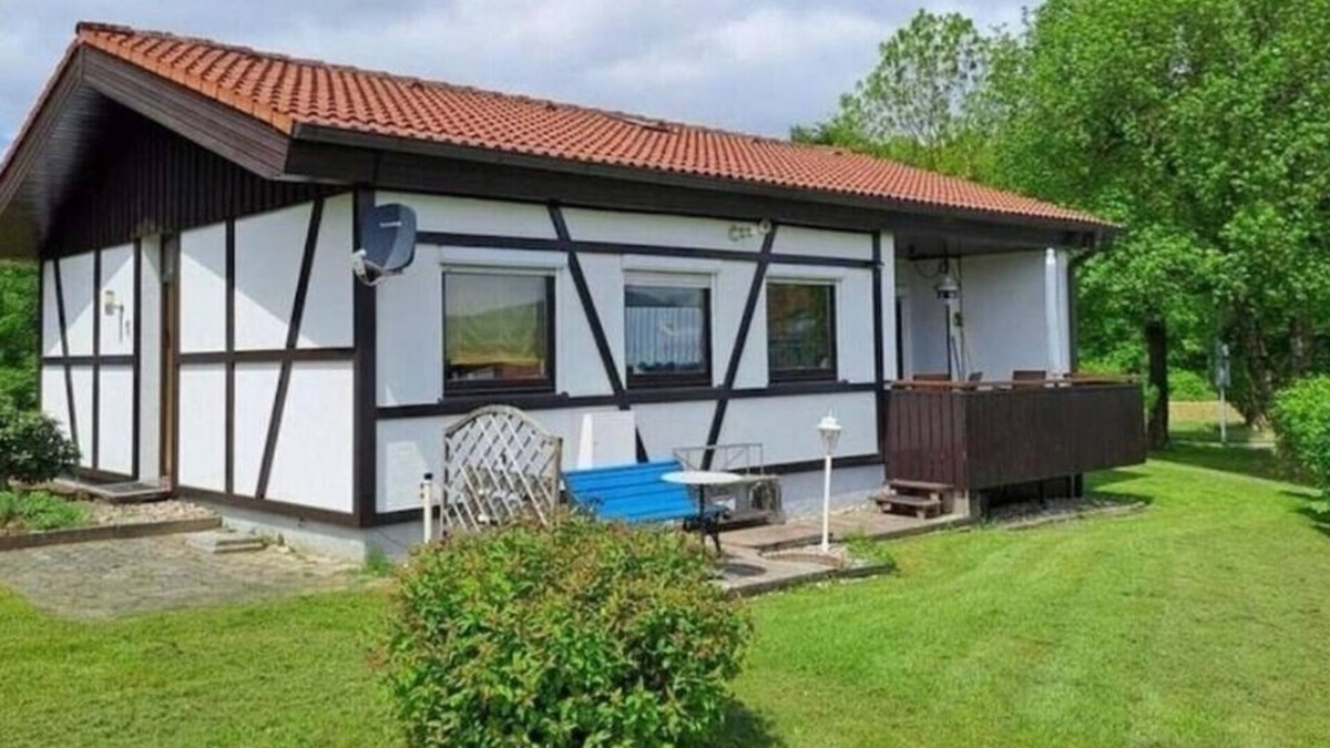 Dipperz House | Bungalow for 5 guests with 66m² in Dipperz (245578)