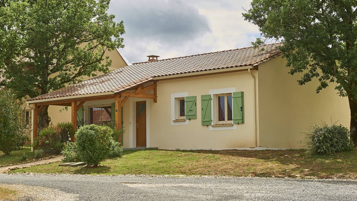 Lanzac House | Bungalow in Lanzac with Private Terrace