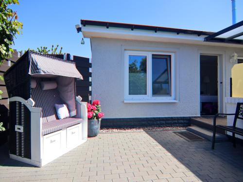 Neubukow House | Bungalow in Neubukow mit Terrasse und Garten