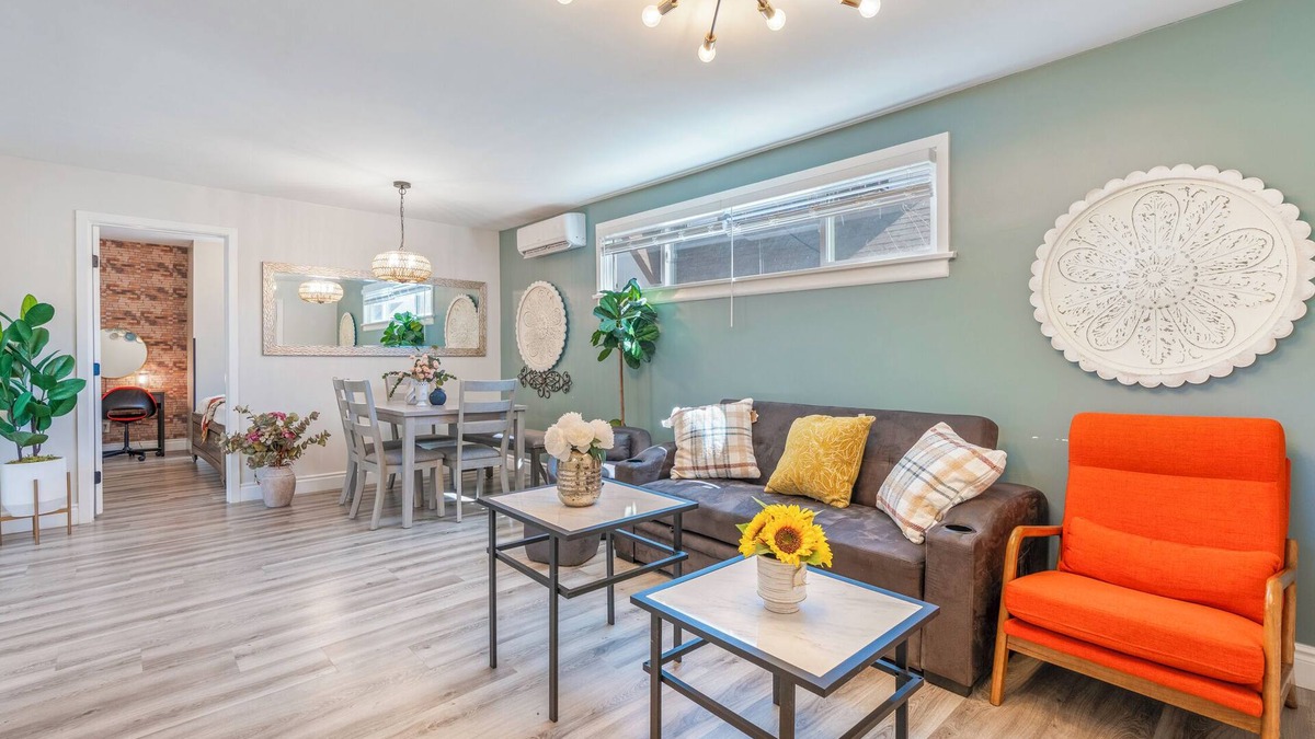 Alhambra Apartment | Bungalow in Quiet, Safe Neighborhood King-Bed Near Downtown LA and OT Pasadena !