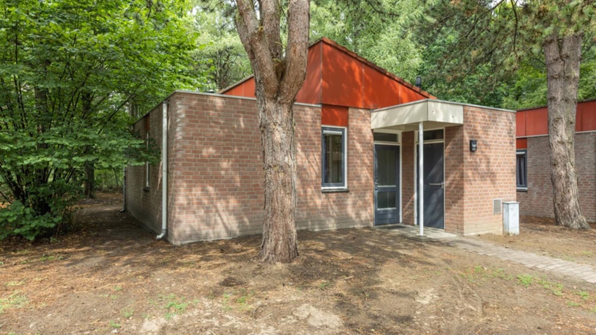 Municipality of Weert House | Bungalow in Weerterbergen with Garden & Fireplace