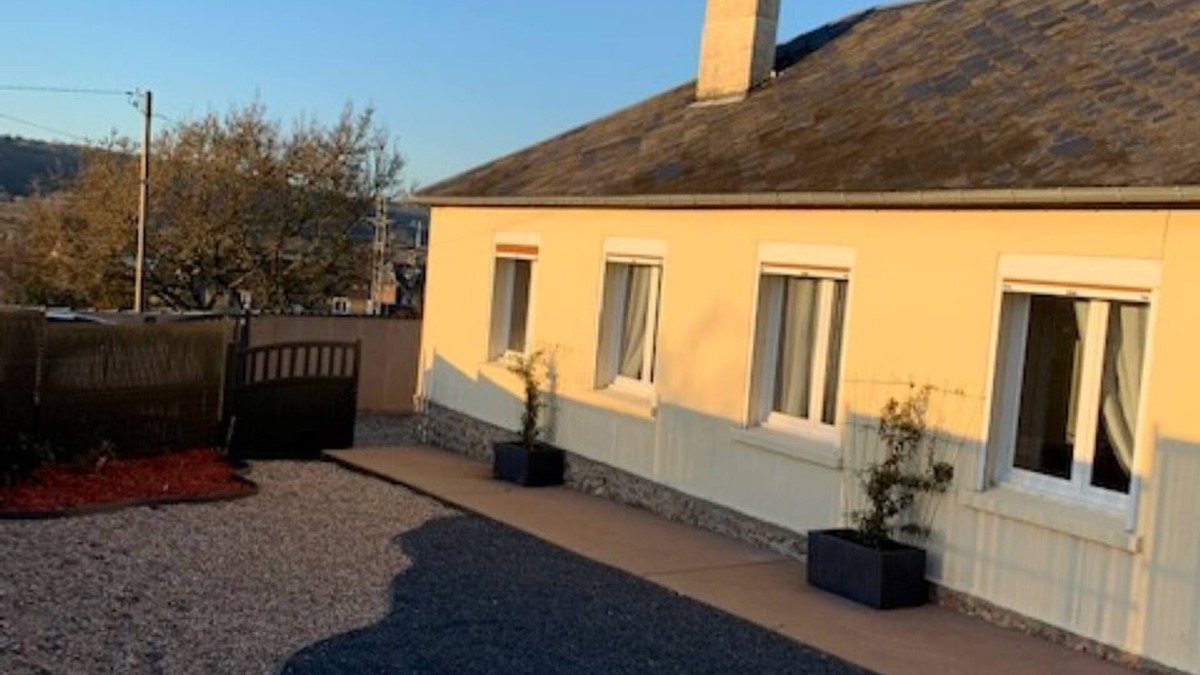 Serquigny House | Bungalow near the forest