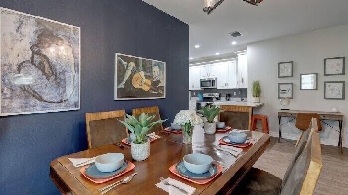Ybor City House | ♪Bungalow of Soul♬6 King Beds Nxt②Dwntwn w/Balcony Outdoor Seating