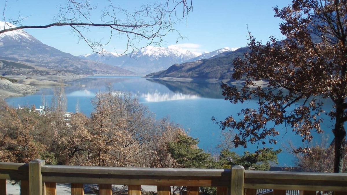 Chorges House | Bungalow on the shores of Lac de Serre-Ponçon, very well heated in winter