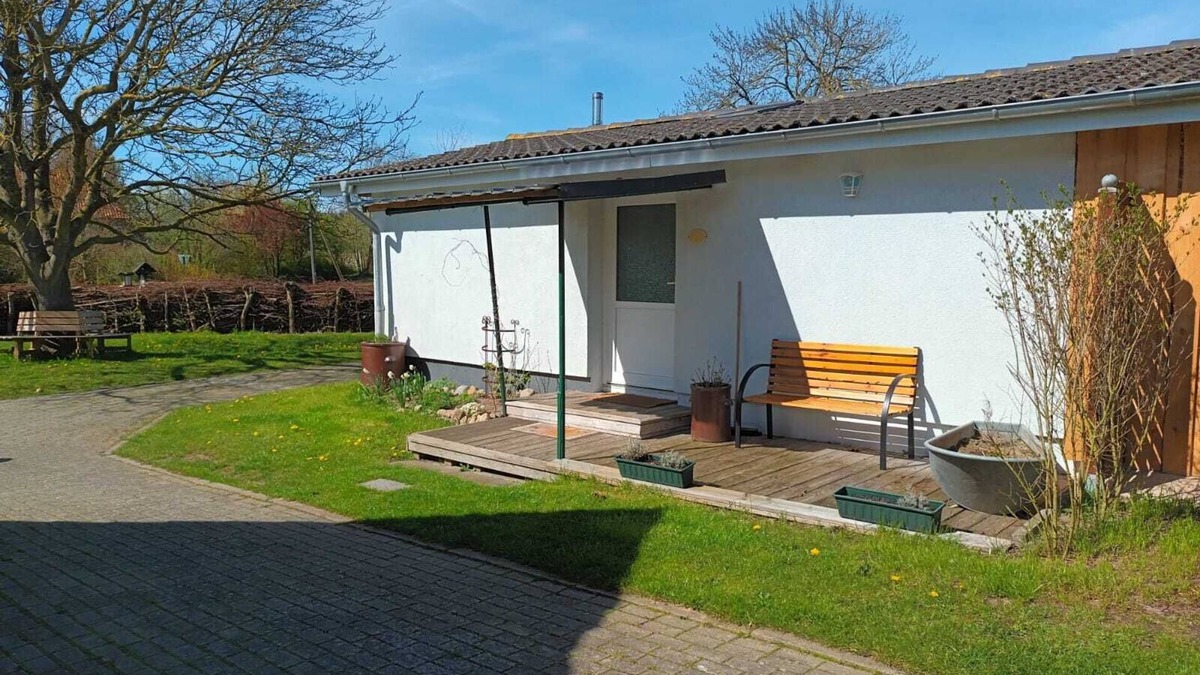 Kluetz House | Bungalow-Private Bathroom-Countryside view