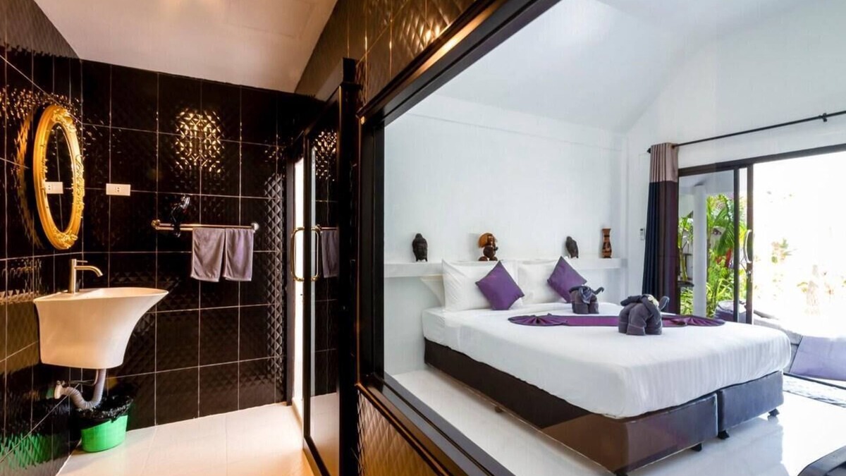 Koh Lan Ski Chalet | Bungalow - Sleeps 2 - Terrace - Beach Close