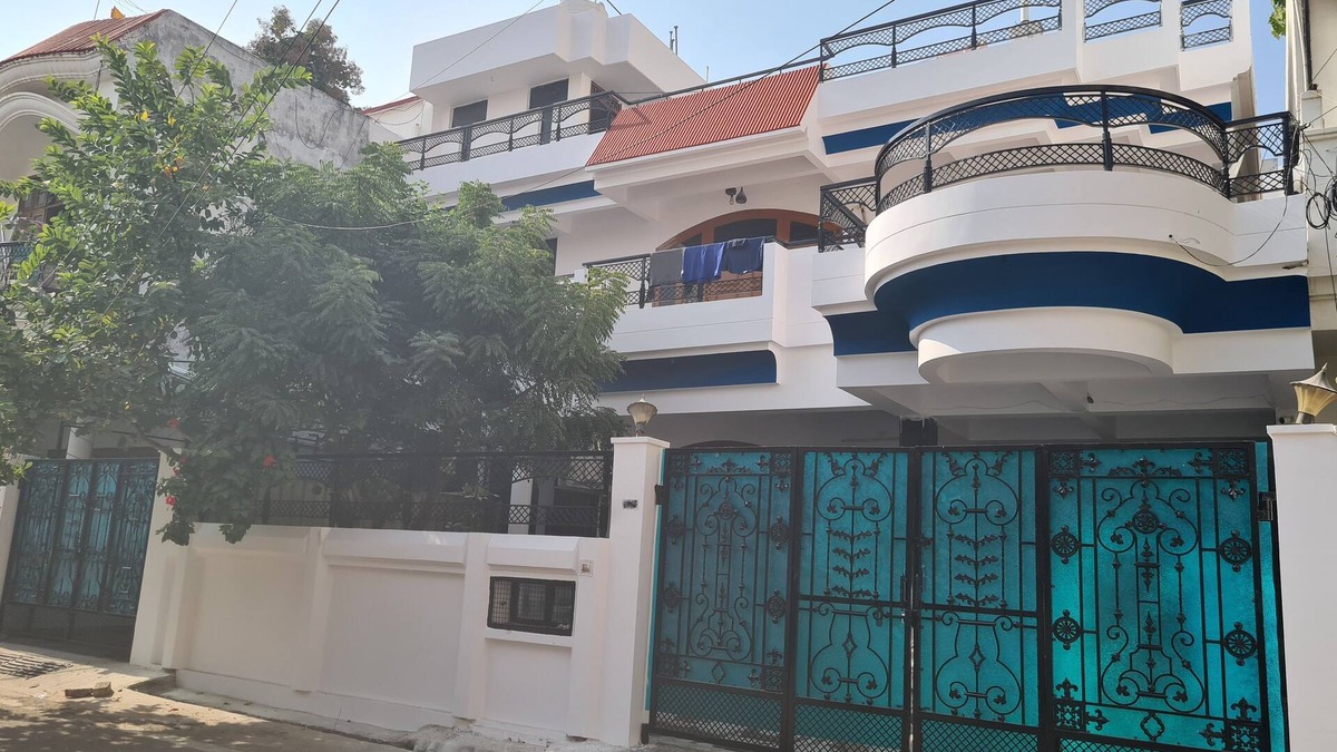 Allahabad House | Bungalow stay in the heart of city