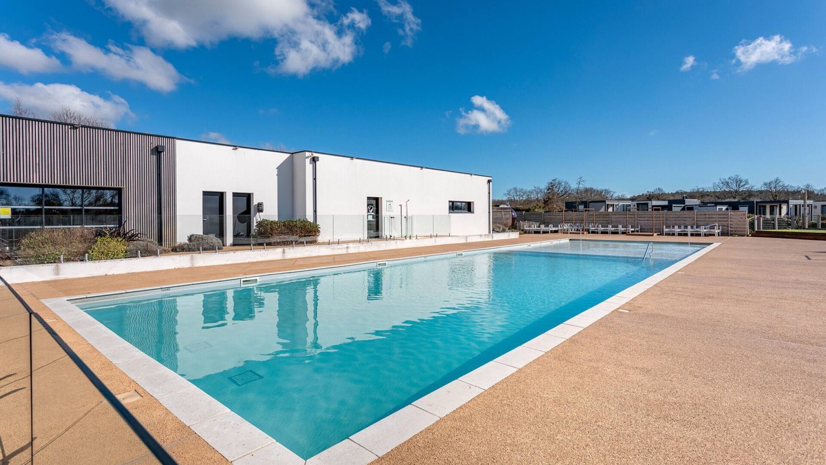 Sainte-Foy House | Bungalow 'Trois Chambres En Campagne' with Shared Pool, Wi-Fi and Air Conditioning