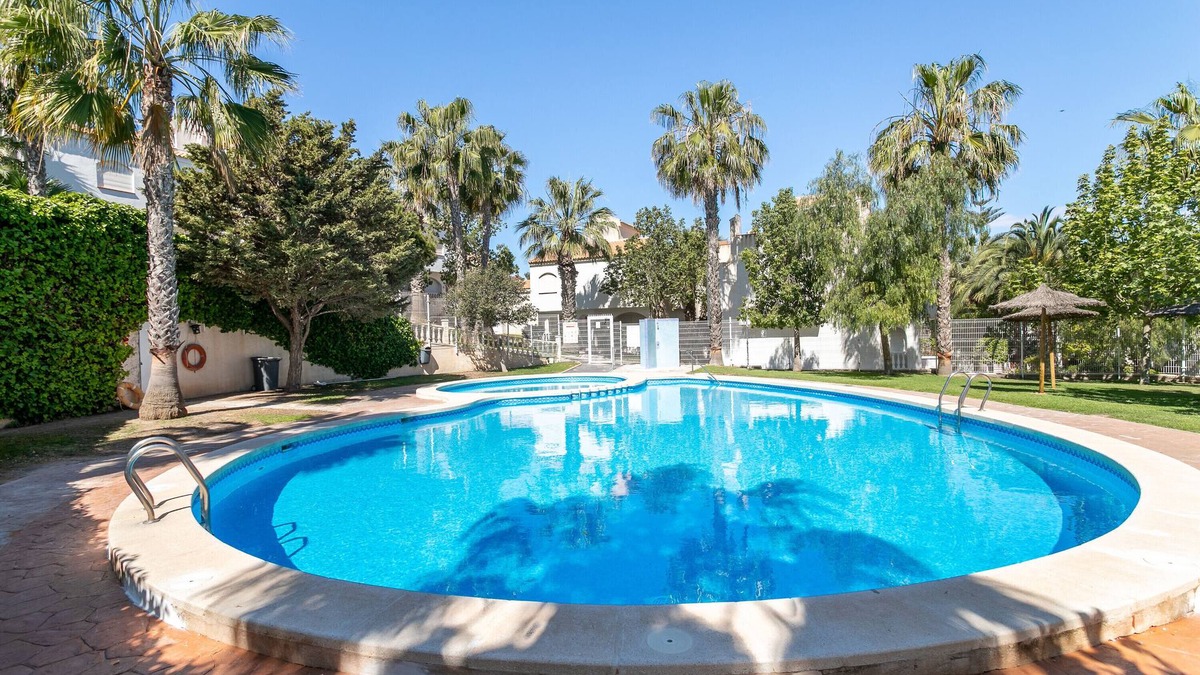 Los Arenales del Sol House | Bungalow 'Villa Matías' with Sea View, Wi-Fi and Air Conditioning