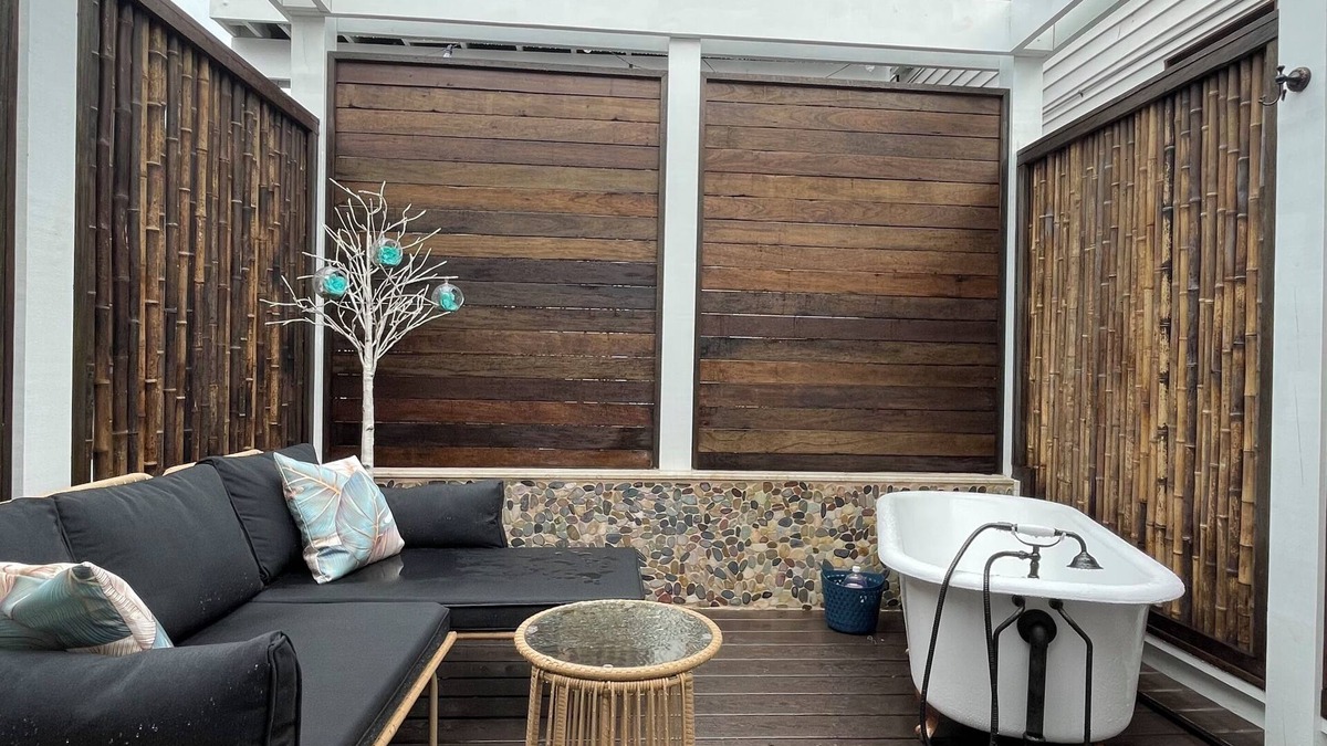 Queens House | Bungalow with a spa like feel on the beach