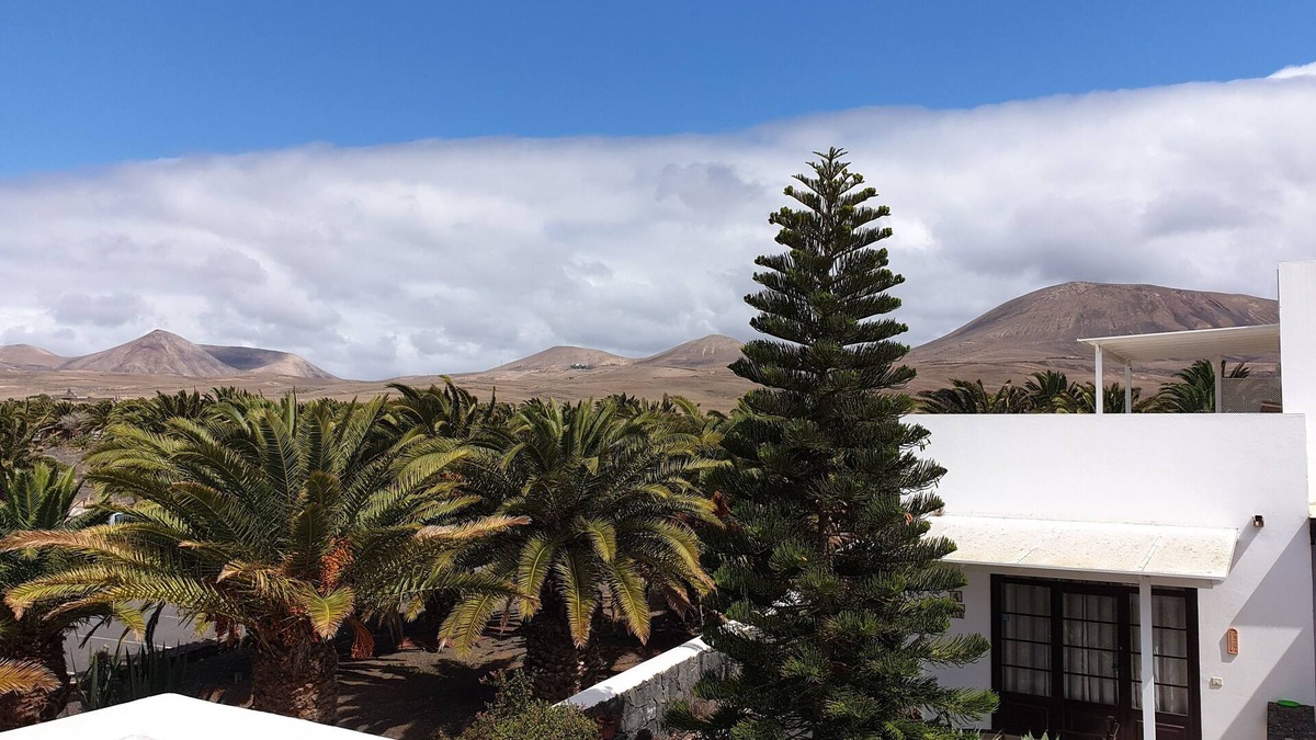 Puerto Calero House | Bungalow with beautiful roof top views, Minutes from the Marina