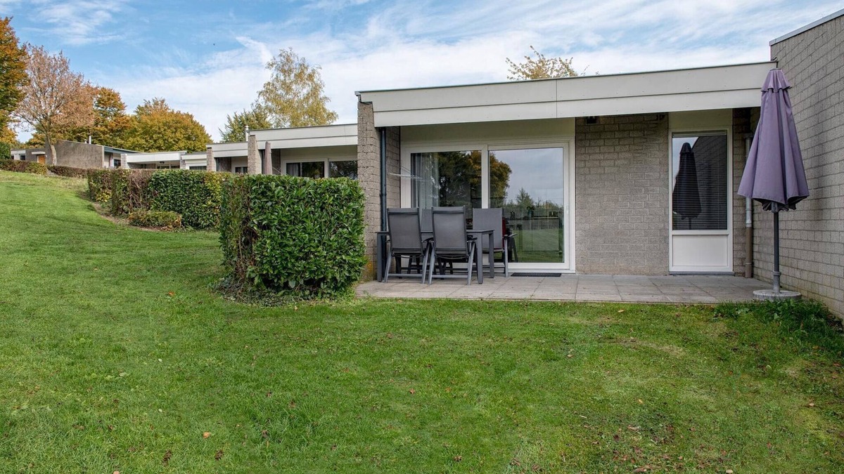 Strucht House | Bungalow with Sauna Near Valkenburg