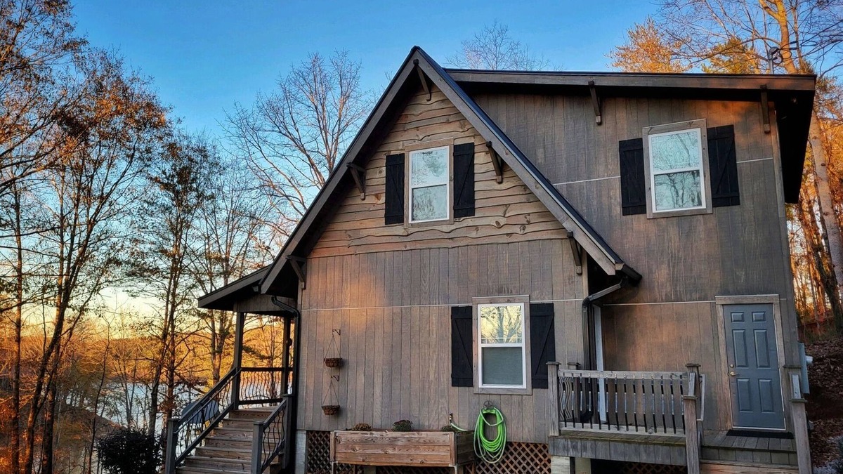 Toccoa House | Bunk/Game Room, Near Lake, Pet Friendly, Firepit, FUN!