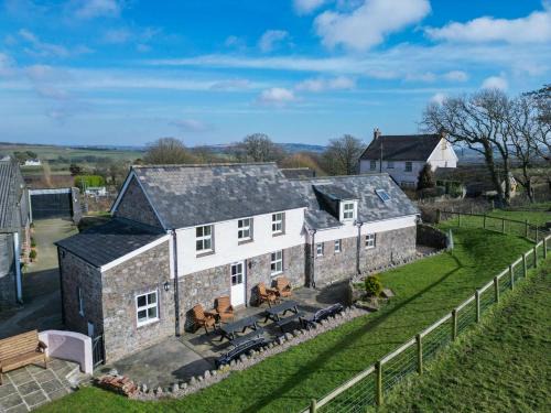 Llangennith House | Bunk House - 4 Bedroom - Llangenith