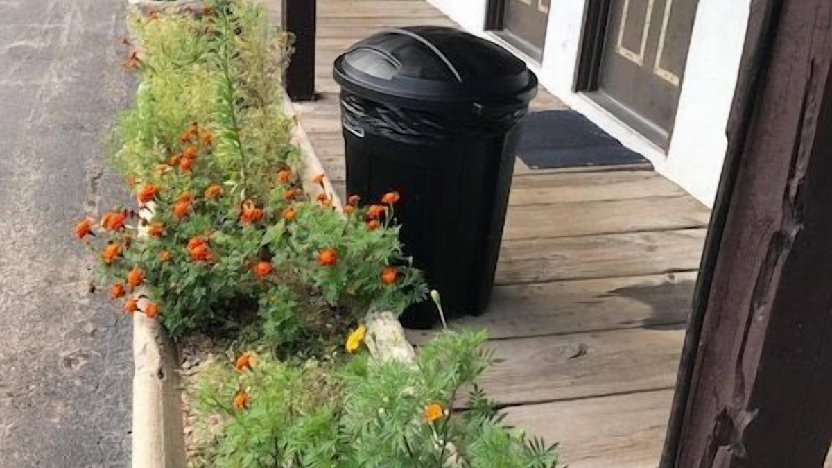 Guernsey Hotel | Bunkhouse Motel