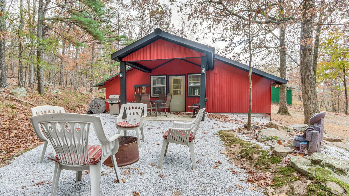 Elkins Apartment | Bunkhouse-Style Studio in Elkins Near ATV Trails!