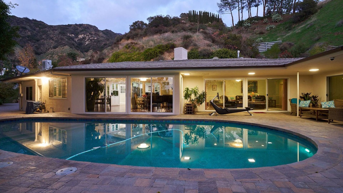 Glendale House | Burbank Hills Luxury Home