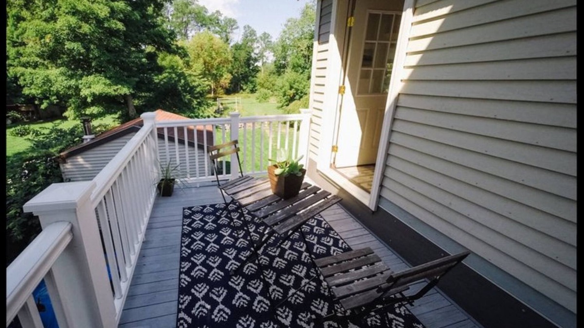 Burdett Bed & Breakfast | Burdett House Bed & Breakfast