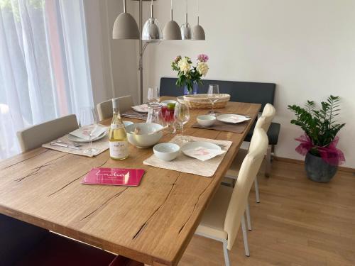Landskron Apartment | Burgblick Villach Haus FUX-immo, 10min zum Skifahren, 10 min zum See, rundherum Wandern und Radeln