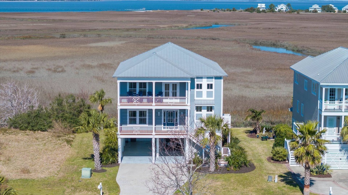 Oceanmarsh Subdivision House | Buried Treasure - Great Marsh Views on Harbor!