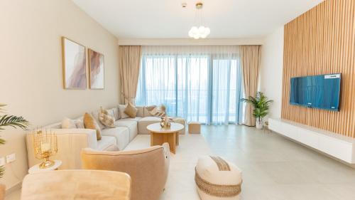 Za'abeel 2 Apartment | Burj Khalifa view with Grass Turf Balcony-Downtown by Tanami Holiday Homes