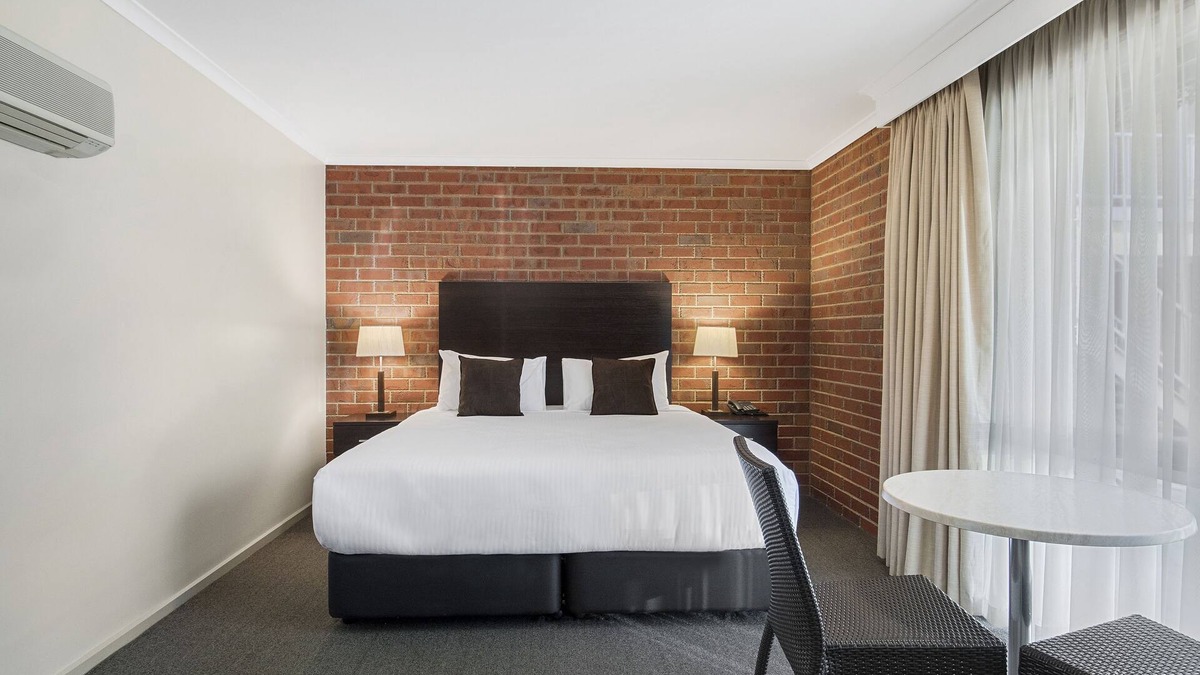 Swan Hill Hotel | Burke And Wills Motor Inn Swan Hill