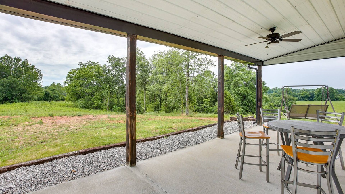 Burkesville Cabin | Burkesville Cabin, 3 Mi to Dale Hollow Lake!