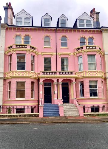 Eastbourne City Centre Villa | Burlington Palace Eastbourne Seafront Villa with Garden.