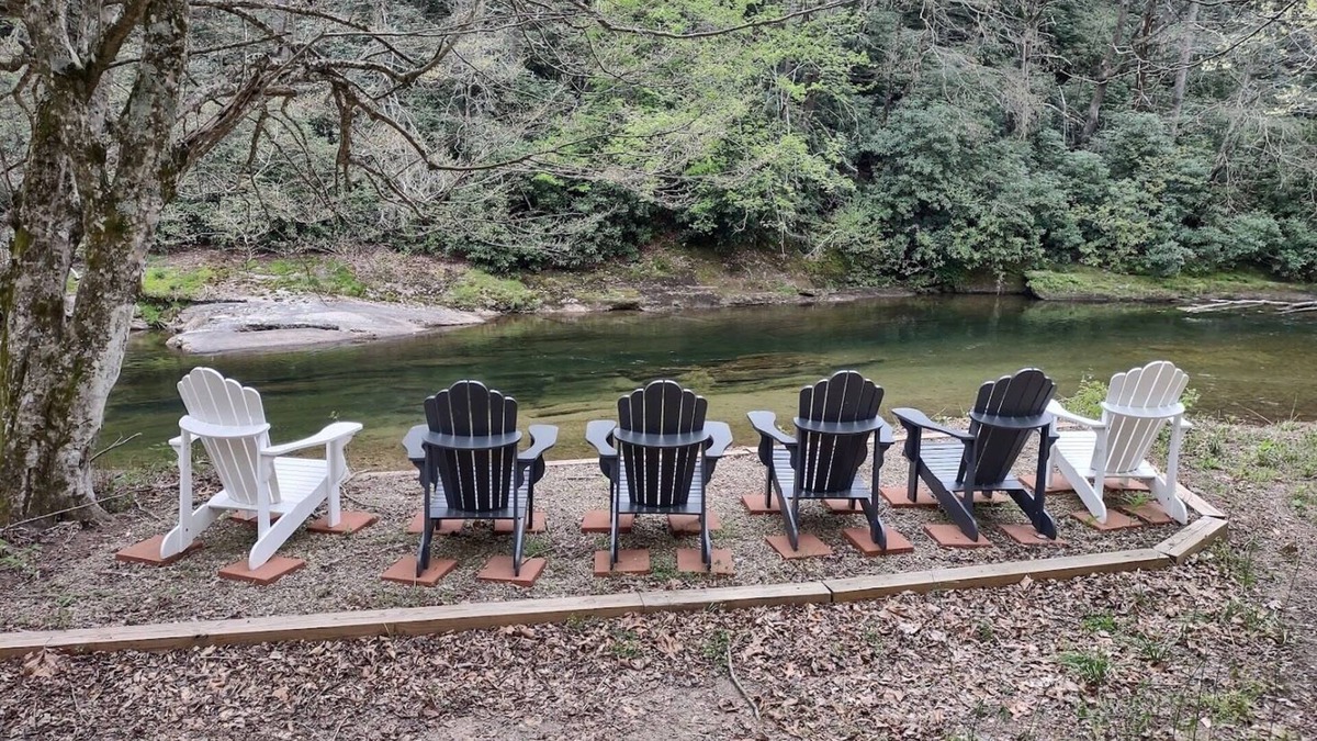 Burnsville House | Burnsville, NC - Awesome 40 Acre Retreat on the South Toe River