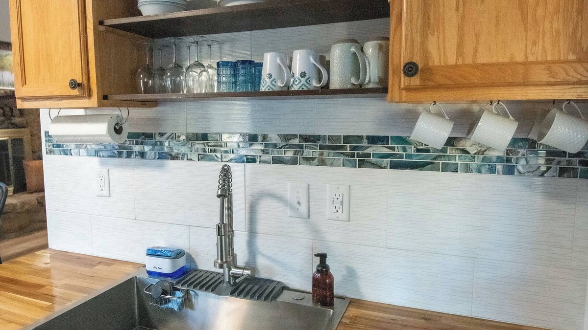 Iron Springs House | Burnt Ranch Bungalow-Family Friendly!
