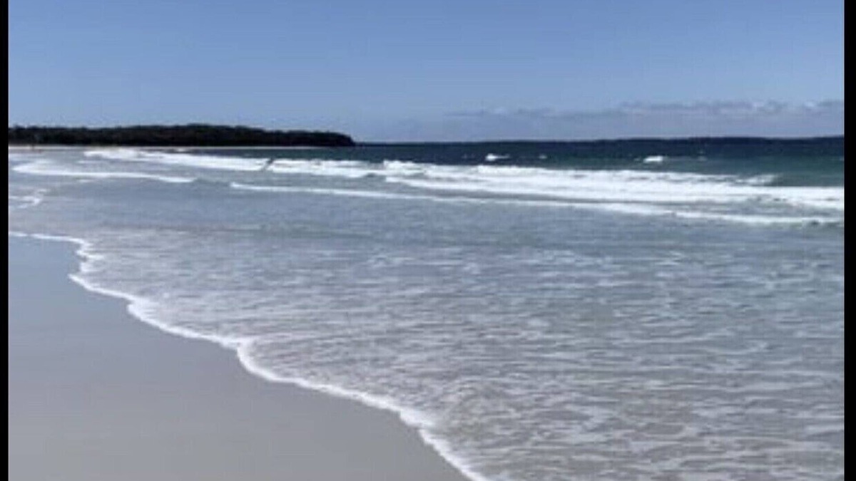 Culburra Beach House | @BurraBeachHouse Near Jervis Bay New to Stayz see 70 plus 5 ⭐️ Reviews on Bnb