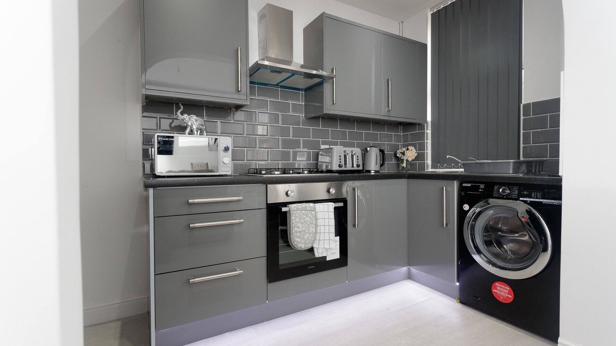 Harehills Apartment | Burton House