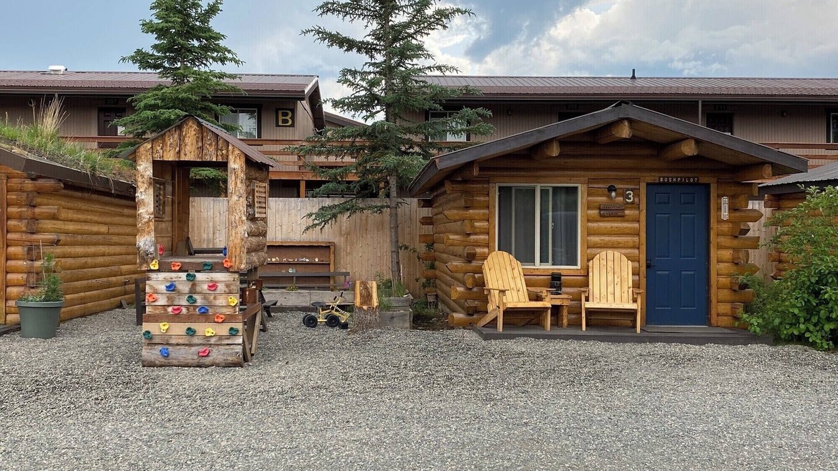 Tok Cabin | Bush Pilot Cabin-Modern Comfort in the Last Frontier (For families or casual travelers)