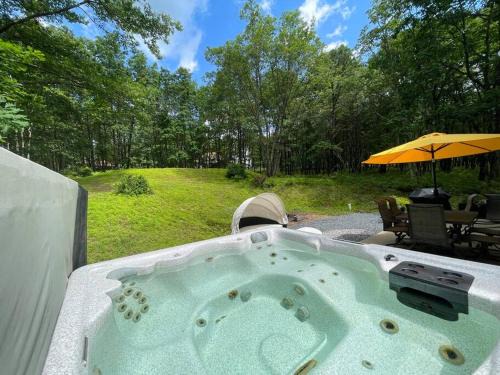 Mount Pocahontas House | Business Place Loft