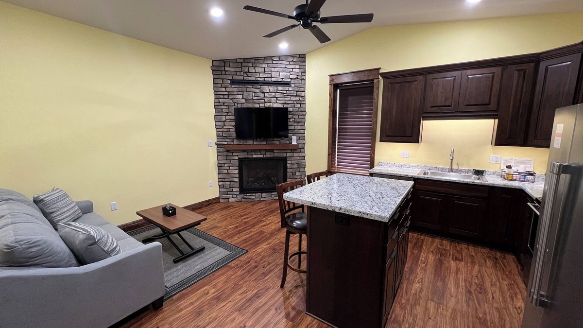 Sabetha House | Business Stay Made Easy - Remodeled Downtown Apt w/Workspace
