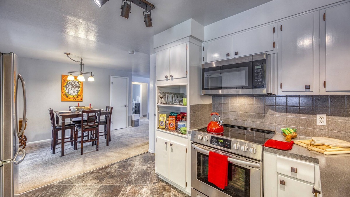 Morse Park House | Business Traveler Triplex – Spacious & Convenient