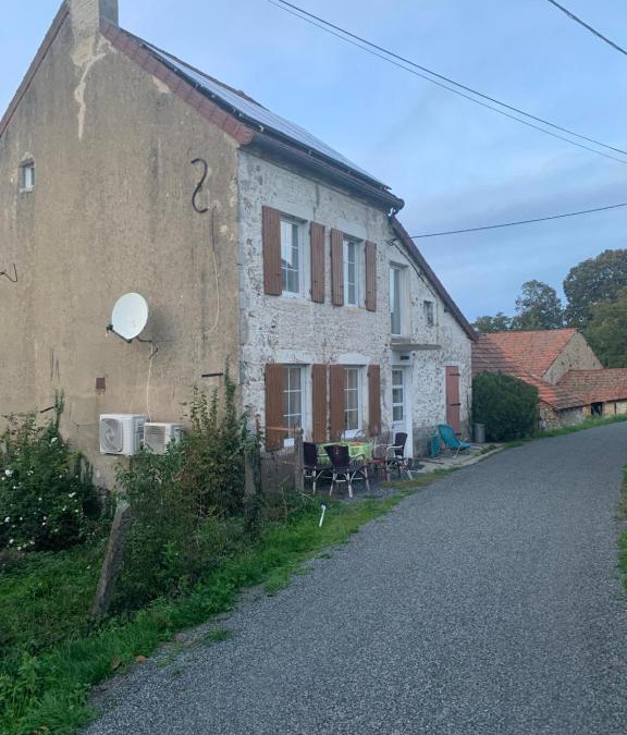 Busset House | Busset Liages situé dans le Bourbonnais 1 chambres lit double et un clic clac