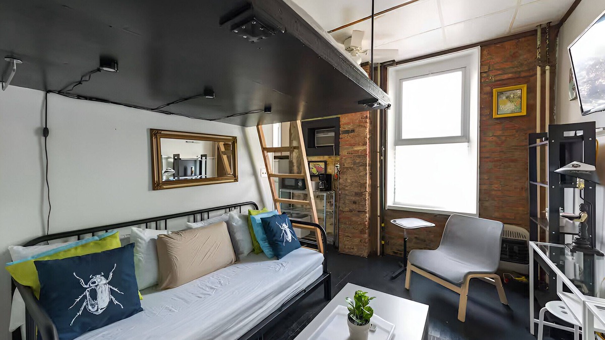 Fishtown Apartment | BUSSIN efficiency apartment in fab Fishtown Dog-Friendly, fast WiFi, AC, W/D