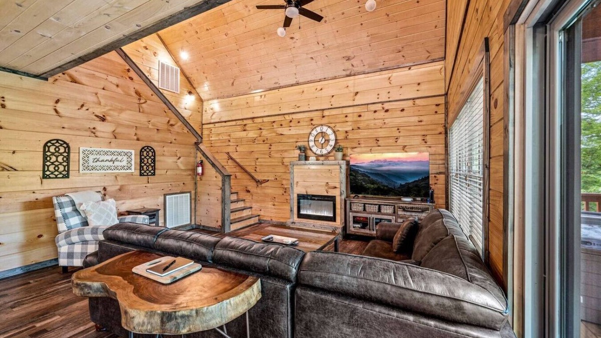 Sevierville Cabin | Butler Cabin: New Cabin! 2BR w/Hot Tub*Fireplaces*Games*Quiet!