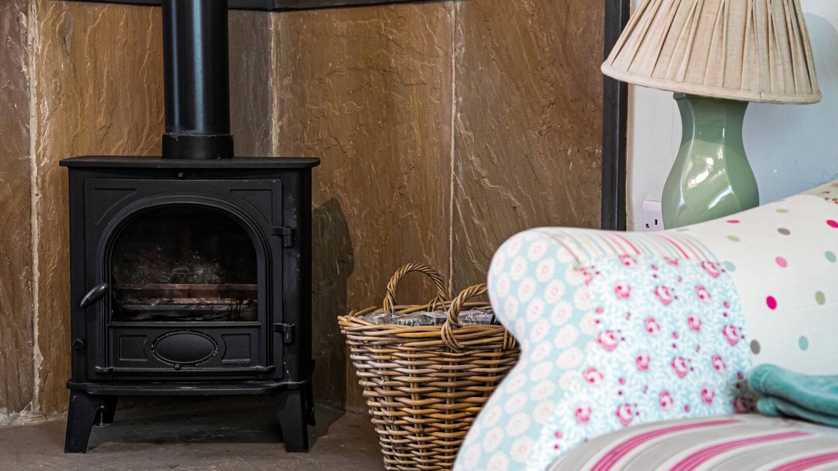 Bakewell Cottage | BUTTERCUP DOWN, pet friendly, character holiday cottage in Bakewell