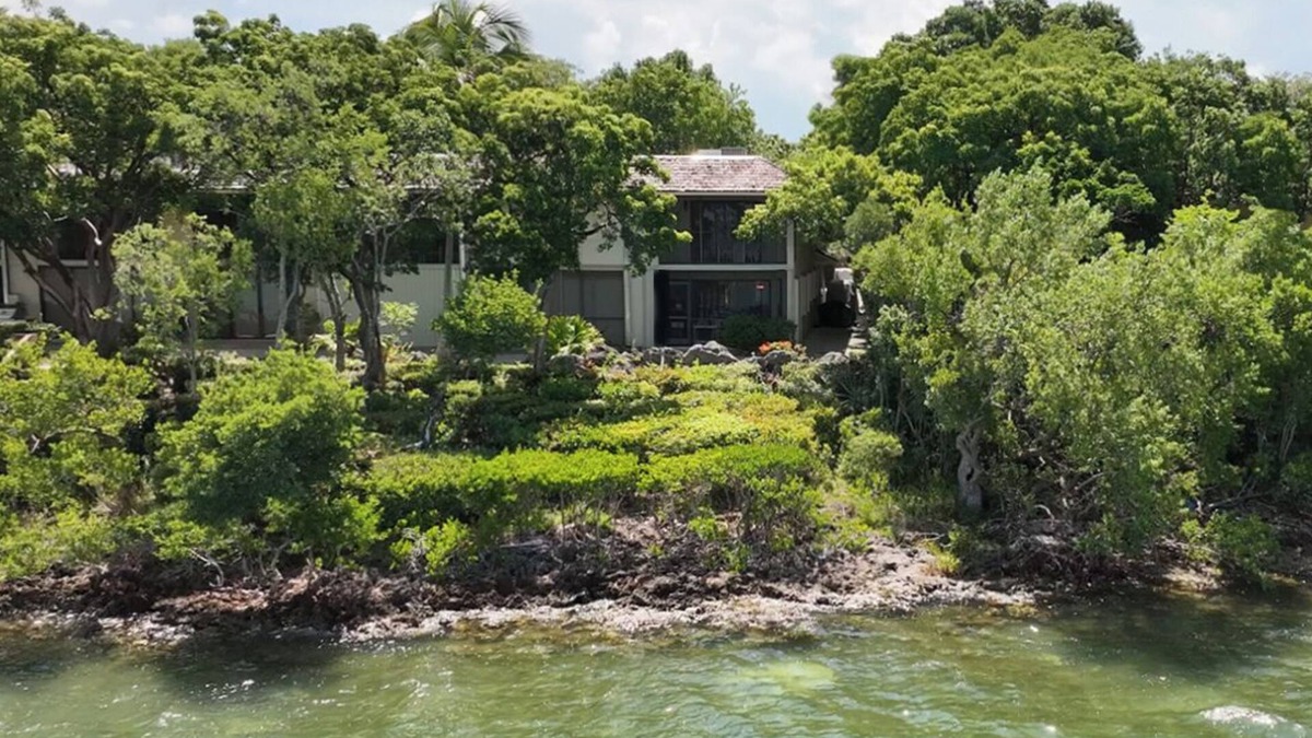 Rock Harbor House | Buttonwood Bay. Updated Open Water Townhome With Endless Views to Die For!